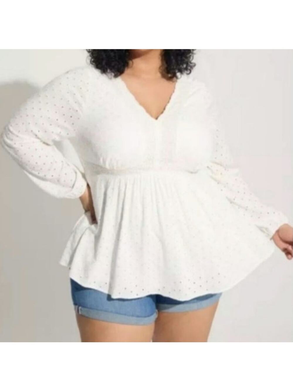 NWT Torrid Eyelet Lace V-neck Babydoll Top in Cloud Dancer Boho Cottage